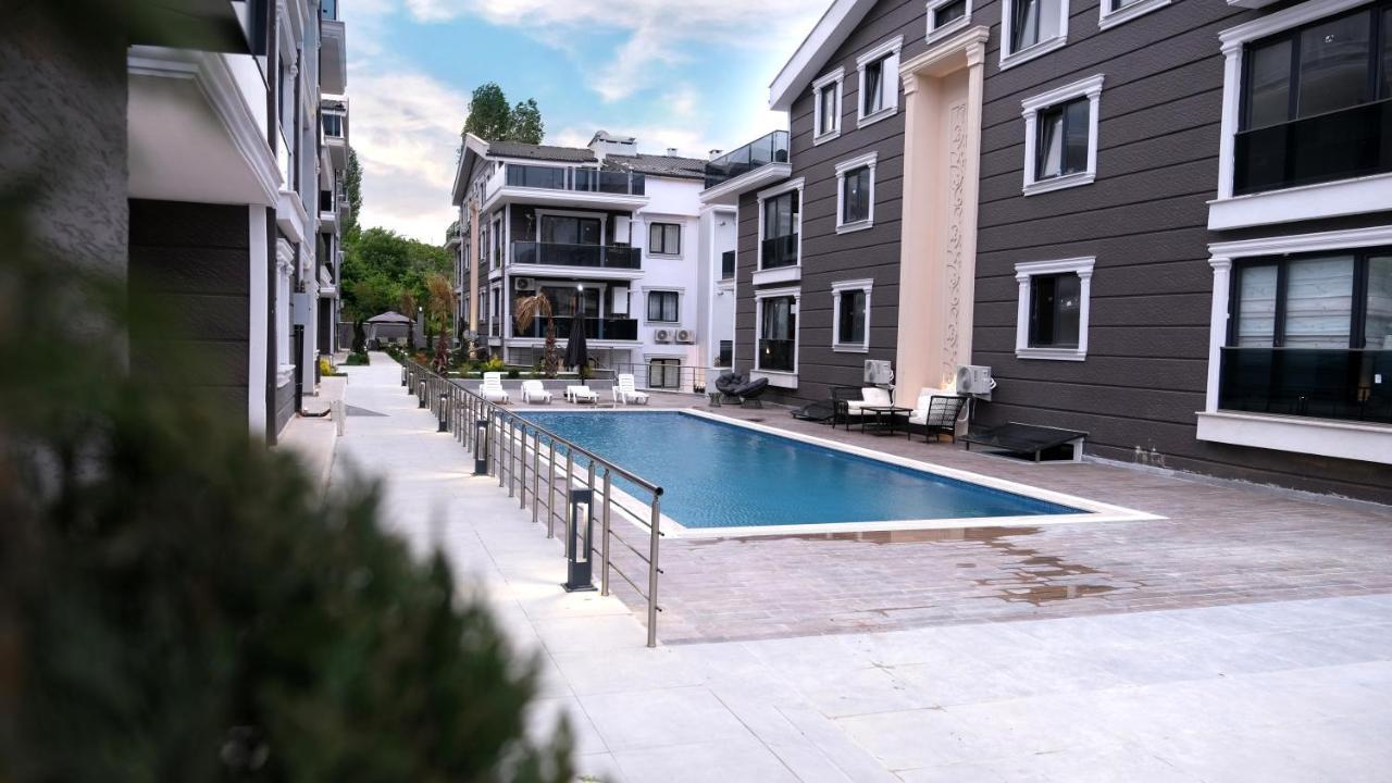 亚洛瓦Flower City Suits公寓式酒店 外观 照片