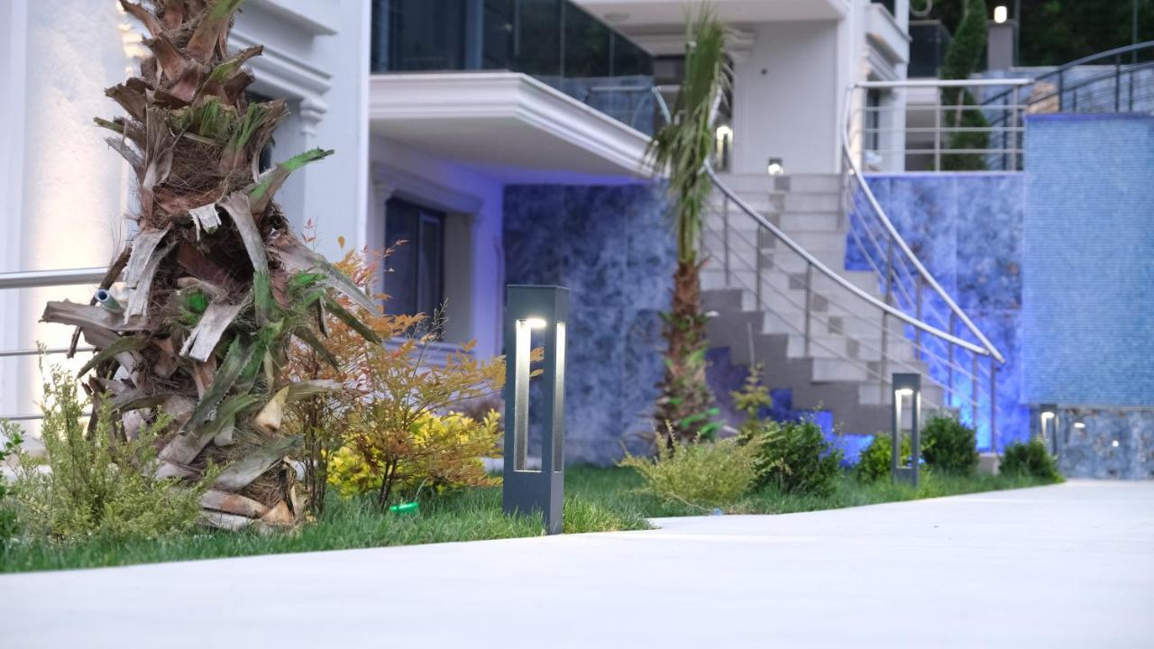 亚洛瓦Flower City Suits公寓式酒店 外观 照片